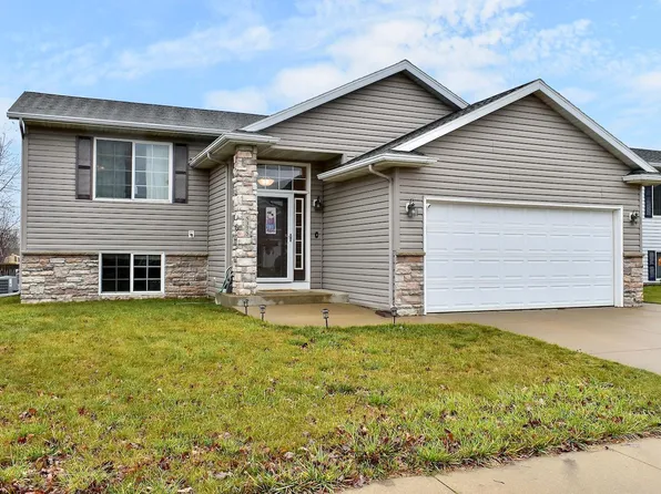 5375 Castleview Dr, Rochester, MN 55901