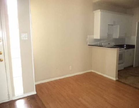 3rd image of 4040 Avondale Ave APT 403