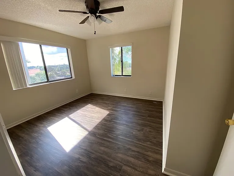 8010 Hampton Blvd #411 — Photo 17