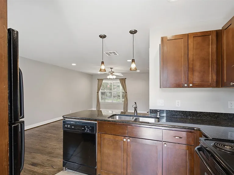 4734A Bradford Dr — Photo 13