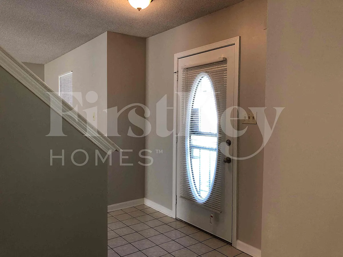 Building Photo - 3770 Richbrook Dr