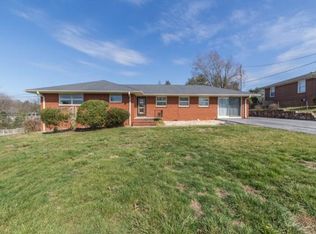 261 De Lee Dr, Kingsport, TN 37663