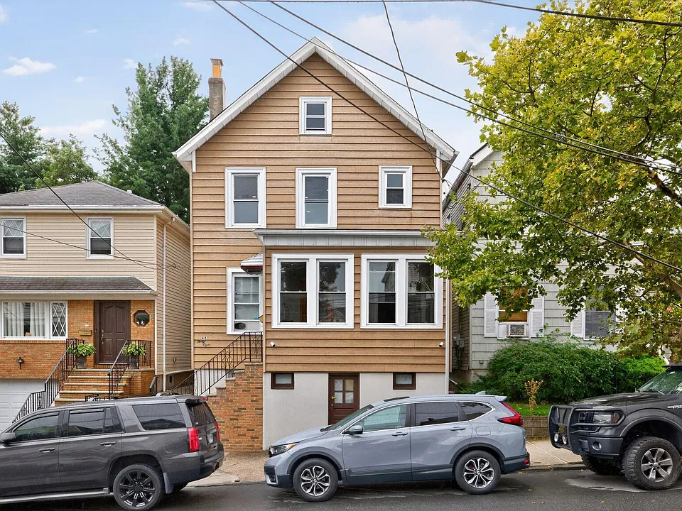 48 Dukes St #2