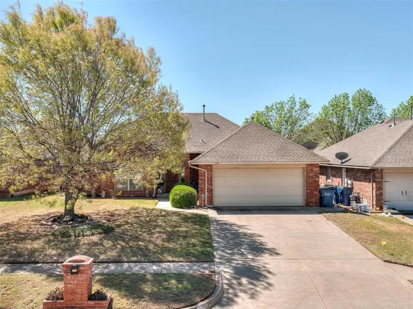 544 E Forest Ln, Mustang, OK 73064