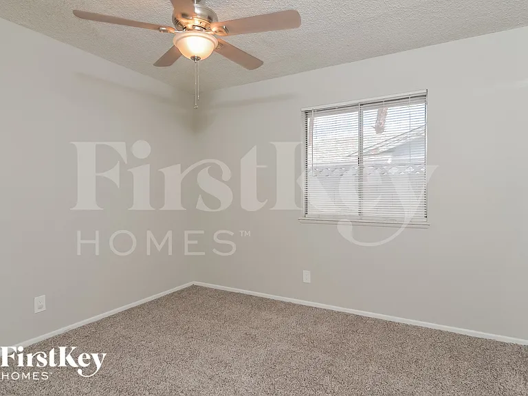 4071 Oakhill Ave — Photo 11