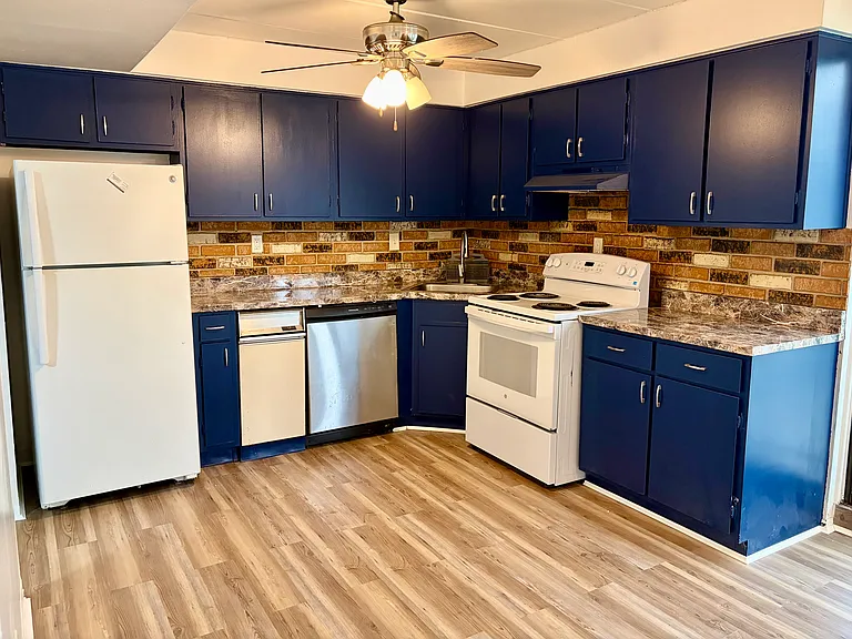 2440 Noble Rd #204 — Photo 1