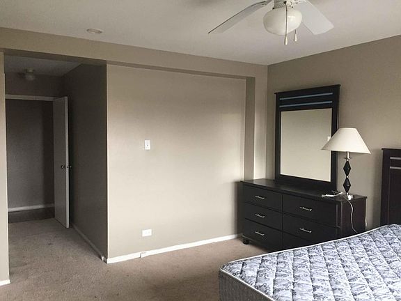 3rd image of 5554 S Dorchester Ave #908