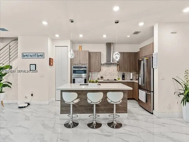 3 bed, 2.5 bath, 2379 sqft, $4,300 — Photo 4