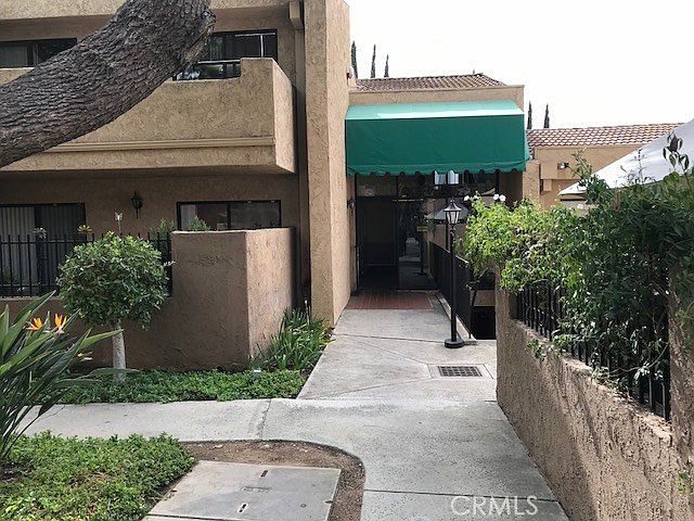 1st image of 4790 1/2 Lakeview Avenue #60