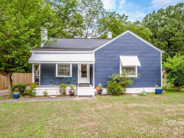 229 E McNeely Ave, Mooresville, NC 28115