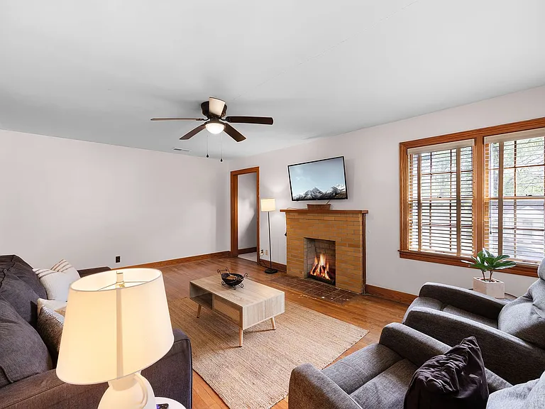 47 Brentwood Dr — Photo 5