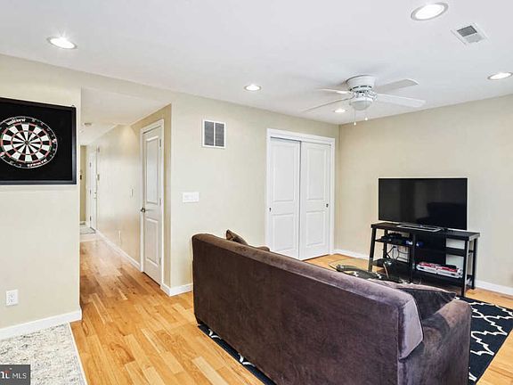 4th image of 211 Brown St Unit 14
