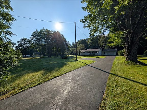 2nd image of 754 Bingham Rd