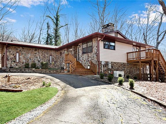 3rd image of 248 Duffer Dr