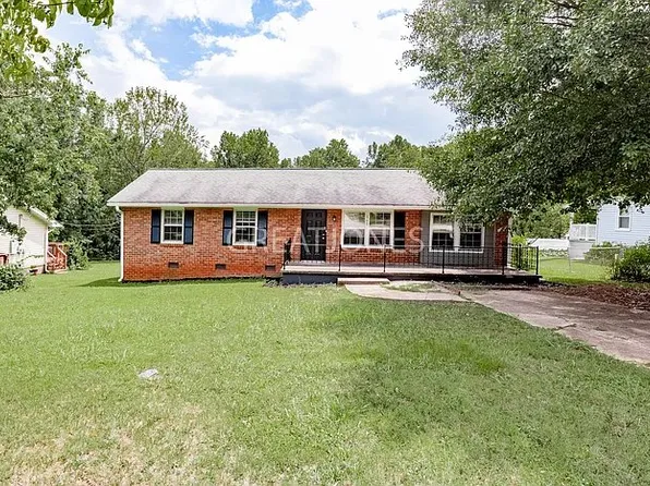 300 Springwood Dr, Gaffney, SC 29340