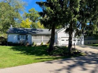 330 Church Dr, Fontana, WI