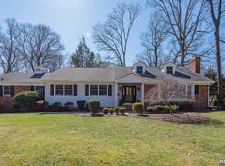 530 Covington Pl, Wyckoff, NJ 07481