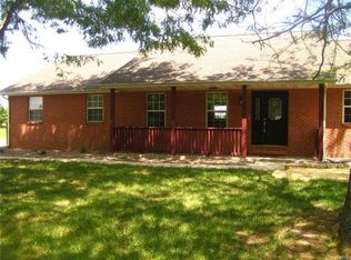 906 Dere Bere Dr, Mascoutah, IL