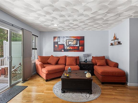 4th image of 59 Red Brook Ln