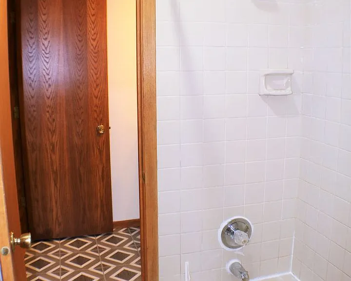 2050 Holiday Rd #B2 — Photo 19