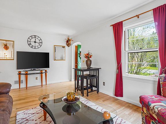 5th image of 4804 Rothman Pl