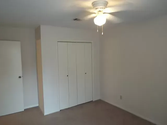 2 bed, 1.5 bath, 1004 sqft, $1,050 — Photo 2