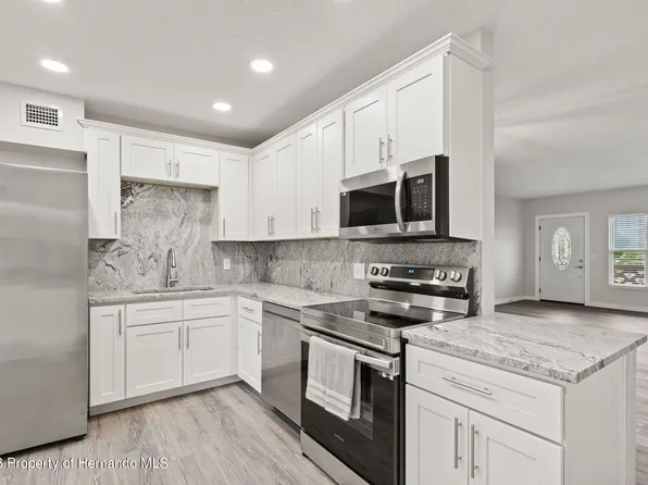 2073 Denmark St APT 53, Clearwater, FL 33763