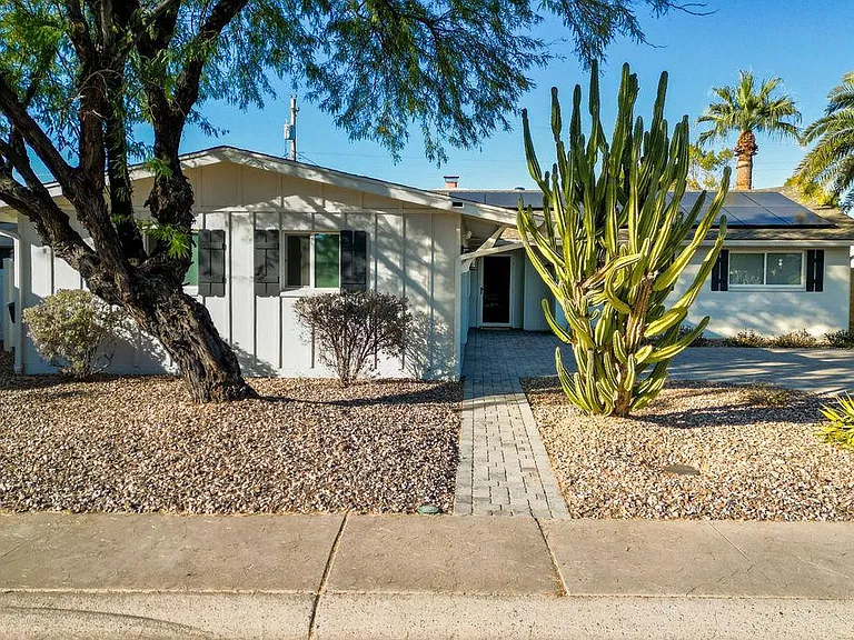 8656 E Solano Dr — Photo 2