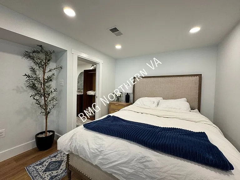 1909 Rollins Dr — Photo 61
