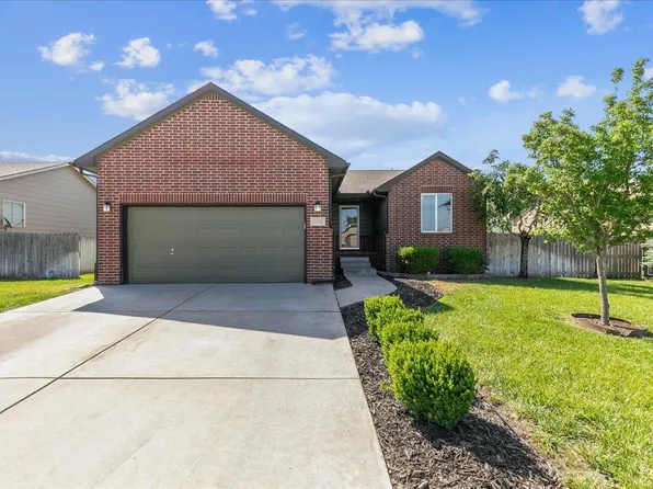 1112 E Lost Hills St, Derby, KS 67037