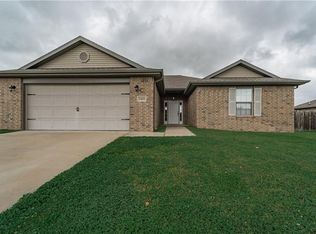 1400 Vineyard St, Pea Ridge, AR 72751