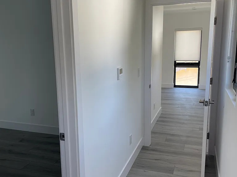 2527 Hermosa Ave #3/4 — Photo 14