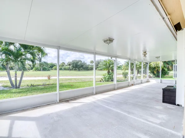 306 Moccasin Trail W, Jupiter, FL 33458