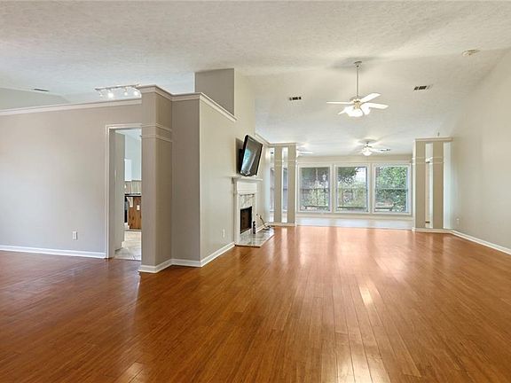 2nd image of 1560 Arbour Glenn Dr