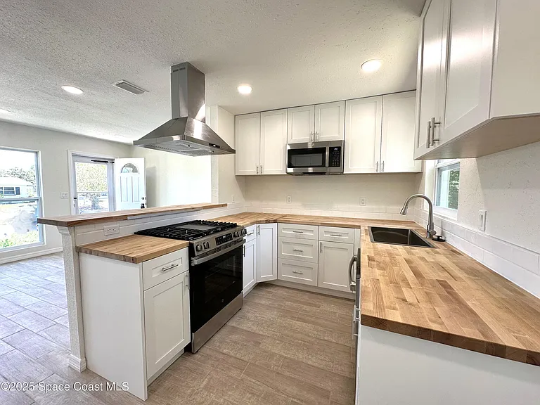 4440 Stuart Ave — Photo 4