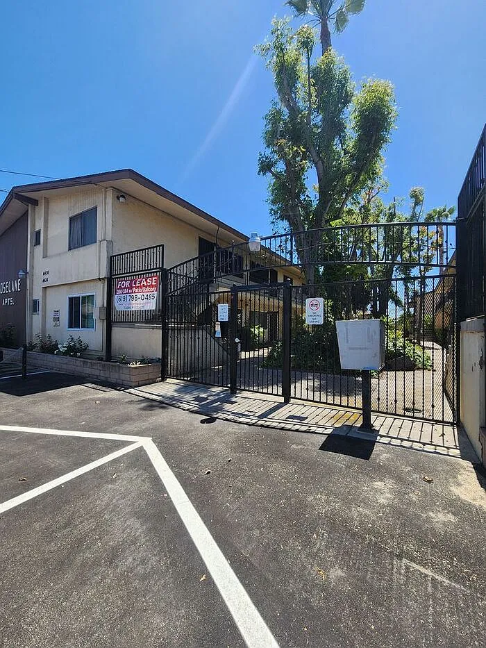 2 bed, 1.0 bath, $2,150 — Photo 1