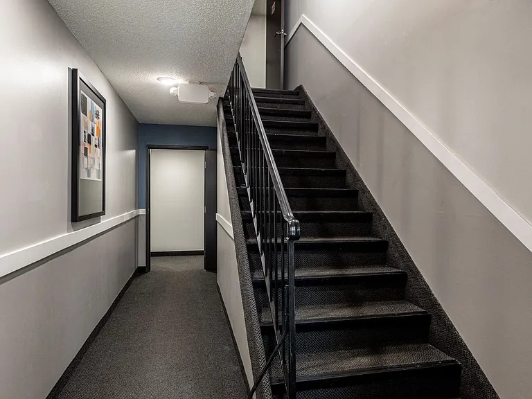 Pointe Apartments — Photo 8