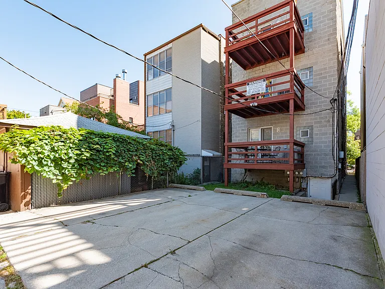 3240 N Racine Ave #2 — Photo 16