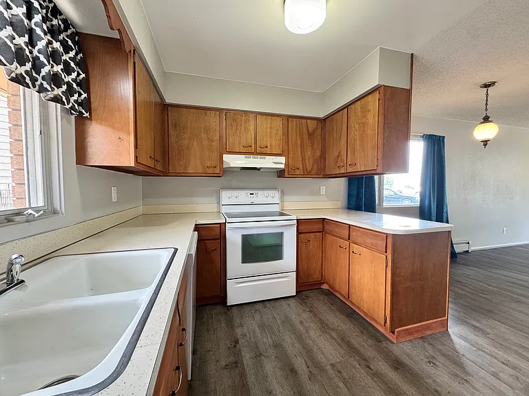 1091 Helena Ave — Photo 13