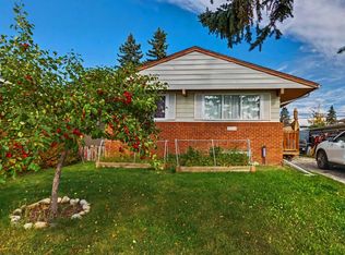 3714 S Dover Ridge Dr SE, Calgary, AB T2B2C8