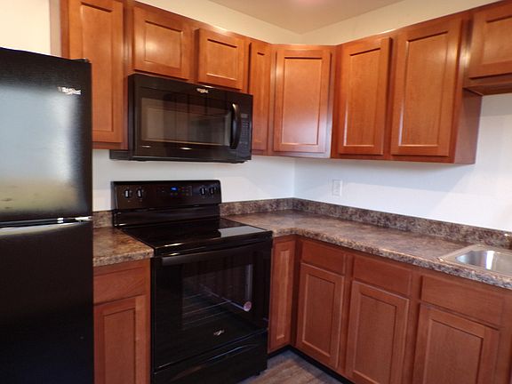 Great amount of cabinet space and countertop space