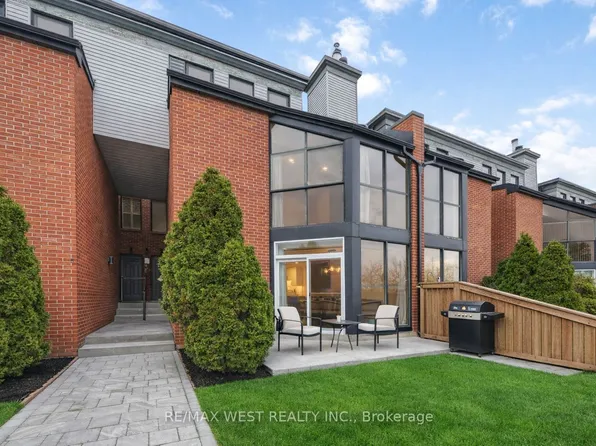 100 Arbors Ln #Townhouse 10, Vaughan, ON L4L 7G4