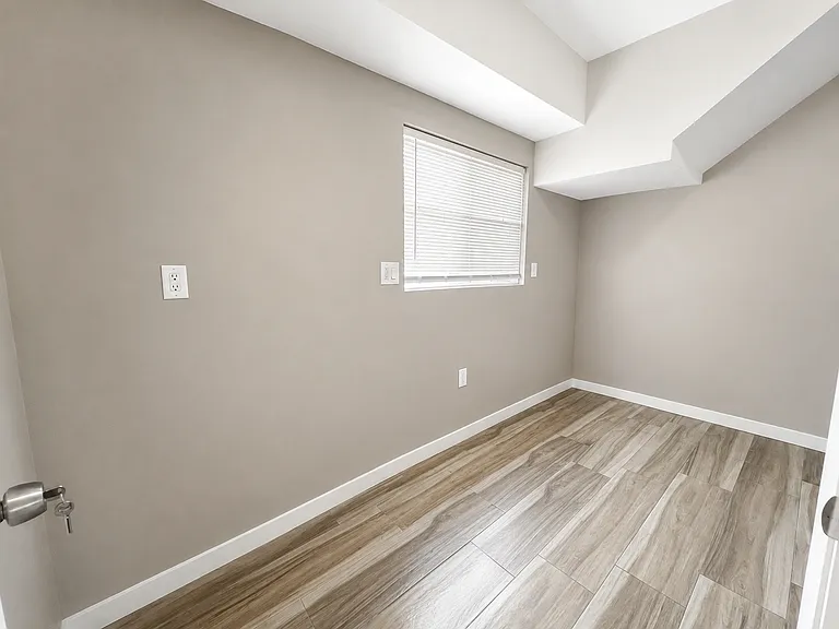 1207 E 55th St #2 — Photo 6