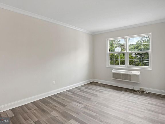 4th image of 2237 Farrington Ave APT 303