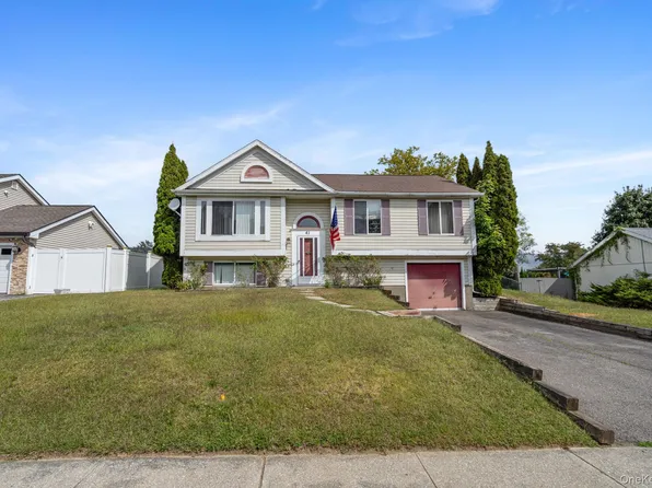 41 Iris Circle, Beacon, NY 12508