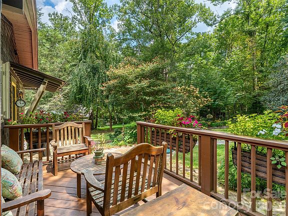 41st image of 85 Chestnut Hill Rd