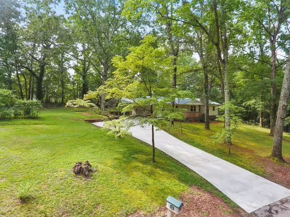 208 Yonah Dr, Clarkesville, GA 30523