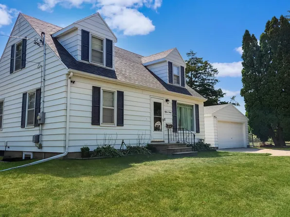 1520 E Mitchell Ave, Waterloo, IA 50702
