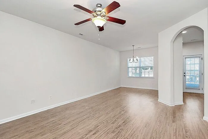 13422 Erwin Rd — Photo 3
