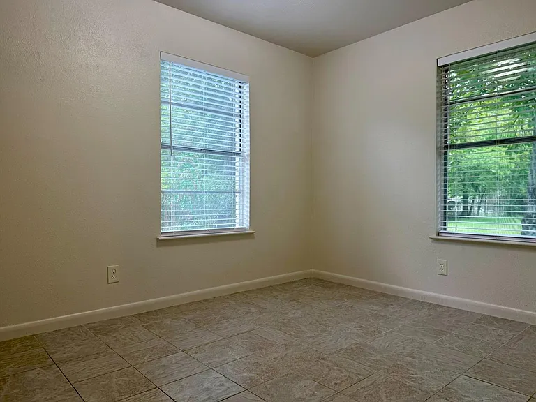 1109 Fauntleroy Trl — Photo 23